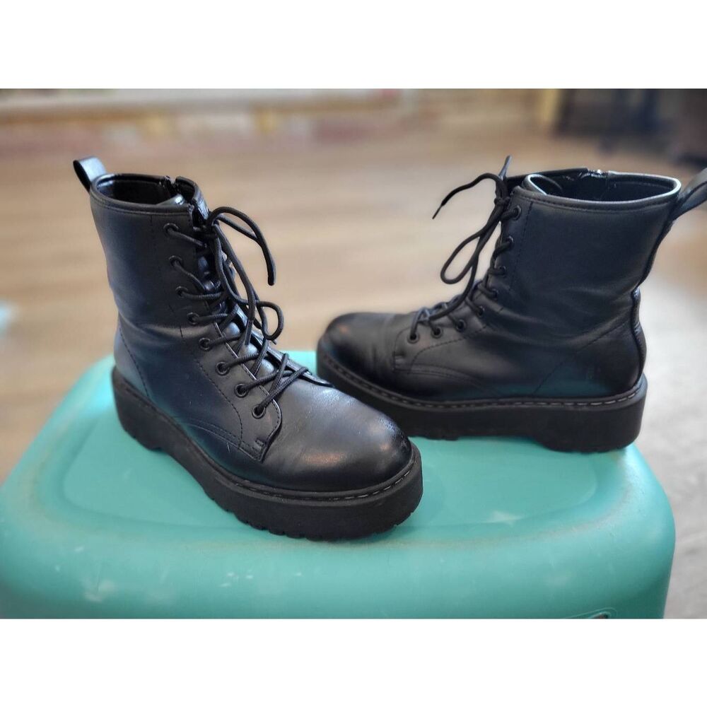 Black Lace-Up Women's Boots
